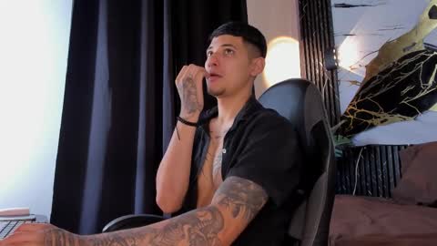 kylesmithx_ online show from December 13, 10:48 pm