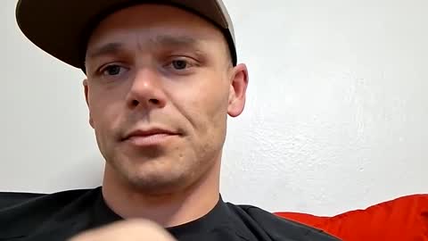 Snapshot of kylespade727 chatting on October 4, 9:35 pm Thickcock813 online show from October 4, 9:35 pm