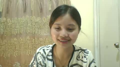 Snapshot of kylie1177 chatting on October 29, 1:24 pm its me KYLIE online show from October 29, 1:24 pm