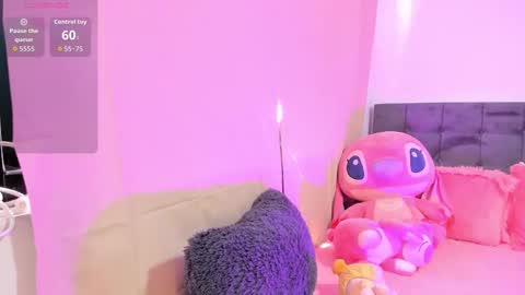 Kylie  online show from February 26, 4:06 pm