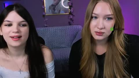 Snapshot of kylie_angel3 chatting on October 9, 9:02 pm Kylie loves u online show from October 9, 9:02 pm