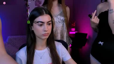 Snapshot of kylie_angel3 chatting on October 14, 7:36 pm Kylie loves u online show from October 14, 7:36 pm