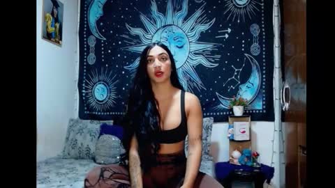 Snapshot of kylie_capricorn chatting on October 30, 10:43 pm kylie online show from October 30, 10:43 pm