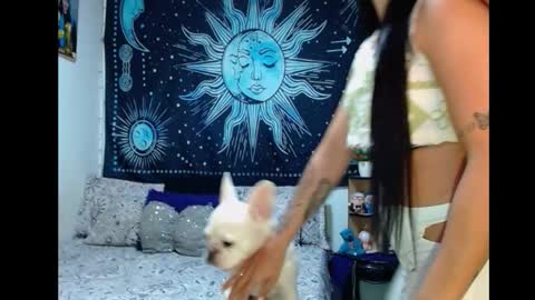 Snapshot of kylie_capricorn chatting on November 23, 10:09 pm kylie online show from November 23, 10:09 pm