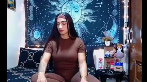 kylie online show from June 23, 11:25 pm