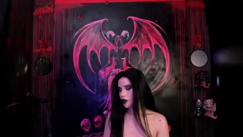 Snapshot of kylie_foxx1 chatting on June 19, 1:43 am submissive demon Please help me to reach 500 thumbs up online show from June 19, 1:43 am