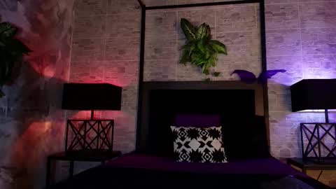 Kylie  online show from November 22, 7:35 pm