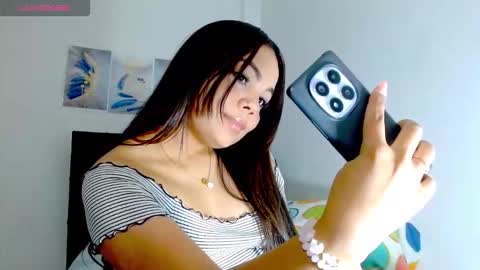 Snapshot of kylie_loveee chatting on October 22, 1:39 am Paola online show from October 22, 1:39 am