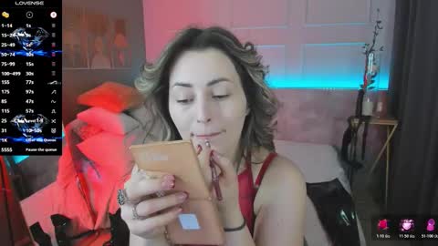 Kylie online show from February 27, 1:22 pm