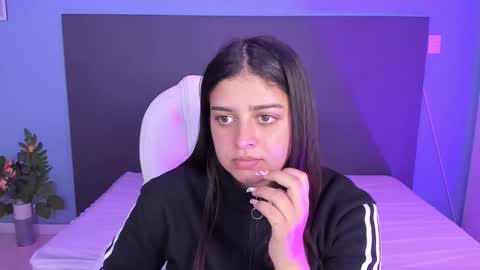 Snapshot of kylie_reyes chatting on January 13, 7:21 pm Kylie Reyes online show from January 13, 7:21 pm