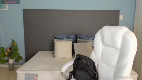 Snapshot of kylie_reyes chatting on January 14, 7:43 pm Kylie Reyes online show from January 14, 7:43 pm
