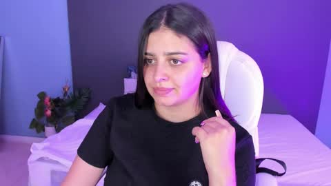 Snapshot of kylie_reyes chatting on January 23, 7:51 pm Kylie Reyes online show from January 23, 7:51 pm