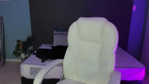 Snapshot of kylie_reyes chatting on February 12, 7:13 pm Kylie Reyes online show from February 12, 7:13 pm