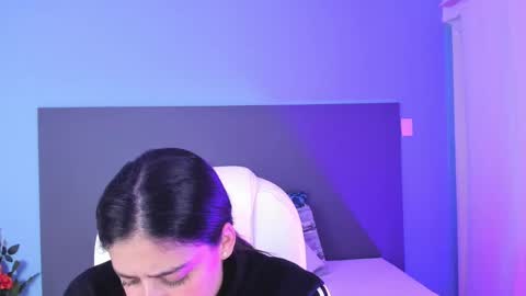 Snapshot of kylie_reyes chatting on March 12, 7:59 pm Kylie Reyes online show from March 12, 7:59 pm