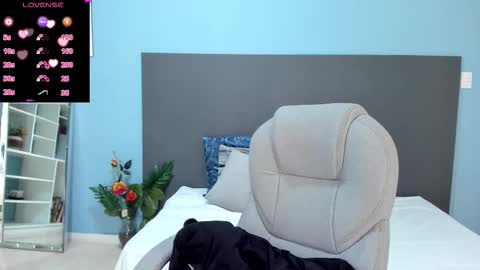 Snapshot of kylie_reyes chatting on September 17, 7:48 pm Kylie Reyes online show from September 17, 7:48 pm