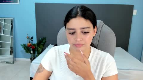 Snapshot of kylie_reyes chatting on September 19, 7:25 pm Kylie Reyes online show from September 19, 7:25 pm
