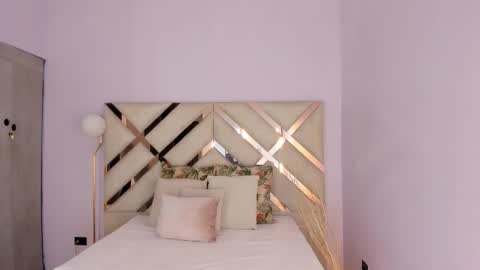 Kylie Reyes  online show from March 26, 7:30 pm