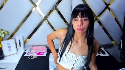 kylie online show from December 5, 2:31 am