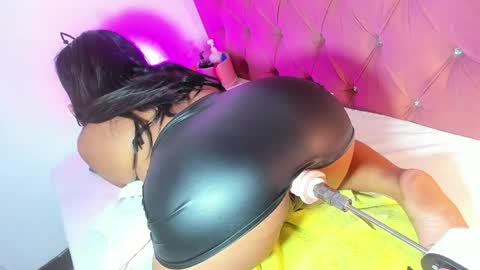 Snapshot of kylie_sttel chatting on March 31, 11:05 pm kylie Sttel online show from March 31, 11:05 pm