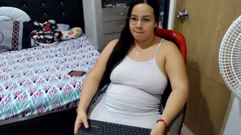 Snapshot of kylie_switch chatting on July 2, 2:22 am Instagram Kylie switch followme buy lovense here online show from July 2, 2:22 am