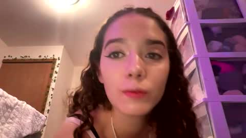 Snapshot of kylieexoxoxo2432 chatting on February 15, 6:12 am Kylie online show from February 15, 6:12 am