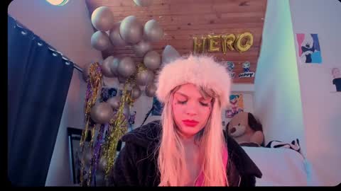 Snapshot of kyliekandy chatting on January 21, 3:43 pm online show from January 21, 3:43 pm