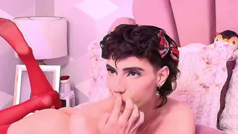 Snapshot of kyliemonnet chatting on November 14, 10:29 pm Kylie jl online show from November 14, 10:29 pm