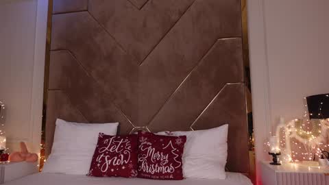 Kylie  online show from December 30, 5:04 am