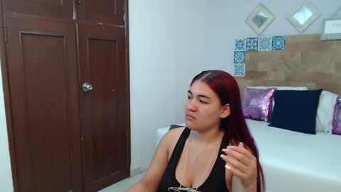 Kylie online show from December 21, 11:17 am