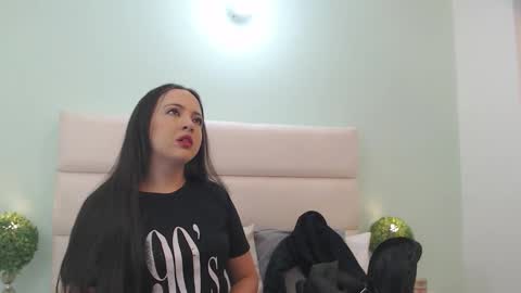 Kylie online show from February 19, 10:55 am