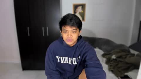 Snapshot of kyll_collins chatting on December 9, 7:17 am kyll_collins online show from December 9, 7:17 am