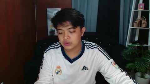 Snapshot of kyll_collins chatting on November 8, 7:12 pm kyll_collins online show from November 8, 7:12 pm