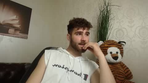 KyloEast online show from April 24, 4:48 am