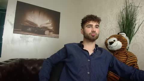 KyloEast online show from May 7, 4:51 am