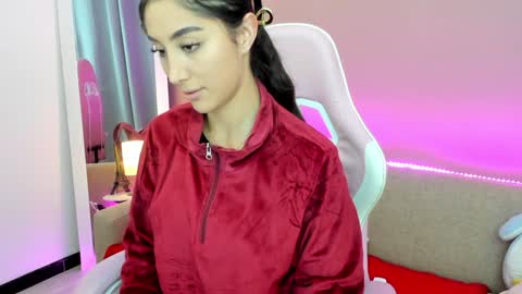 Snapshot of kymgiraldo8 chatting on January 11, 5:52 am Kym Giraldo online show from January 11, 5:52 am