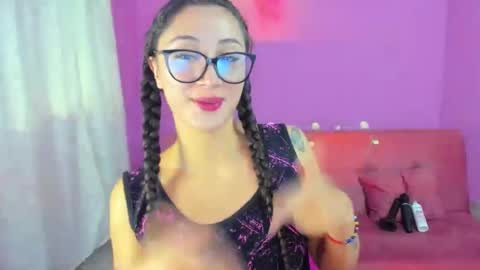 Snapshot of kymgiraldo8 chatting on September 24, 6:06 am Kym Giraldo online show from September 24, 6:06 am