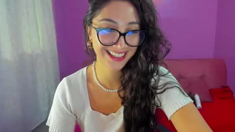 Snapshot of kymgiraldo8 chatting on September 30, 5:12 am Kym Giraldo online show from September 30, 5:12 am