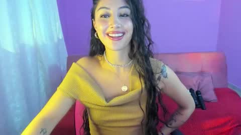 Snapshot of kymgiraldo8 chatting on October 17, 4:15 am Kym Giraldo online show from October 17, 4:15 am