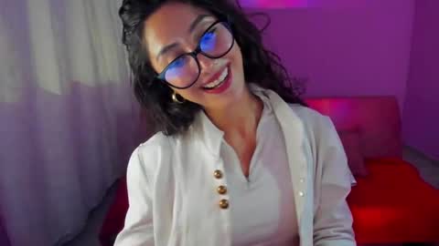 Snapshot of kymgiraldo8 chatting on October 29, 3:31 am Kym Giraldo online show from October 29, 3:31 am