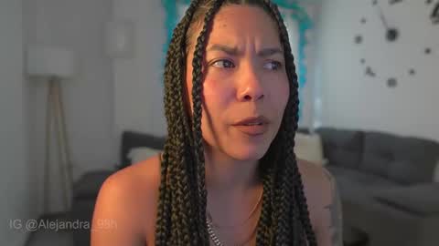 schedule 300 pm - 1100pm colombia time online show from December 16, 10:04 pm