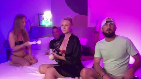 KyShortCake online show from April 25, 3:31 am