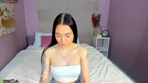 Snapshot of l1llian_lee chatting on February 19, 9:16 am lilia online show from February 19, 9:16 am