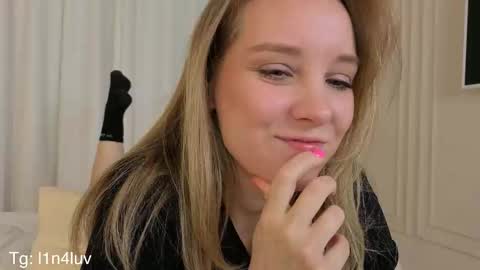 lina online show from November 16, 9:31 pm