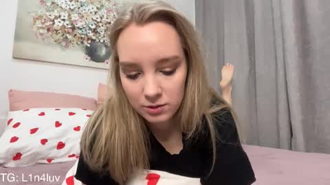 lina online show from February 2, 2:54 am