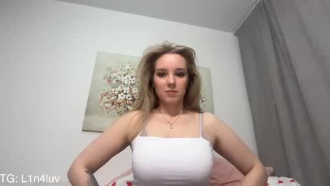 lina online show from April 15, 7:10 pm