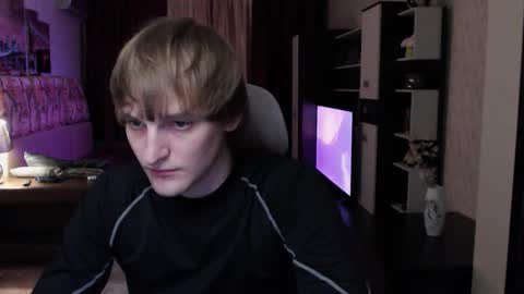 l1onkennedy online show from November 18, 8:24 pm