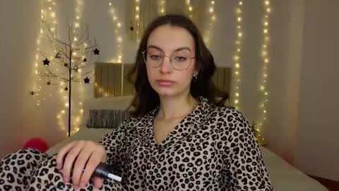 Margo  online show from January 8, 2:30 pm