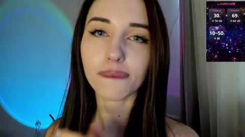 Snapshot of l1tww chatting on February 26, 8:26 am Malika online show from February 26, 8:26 am