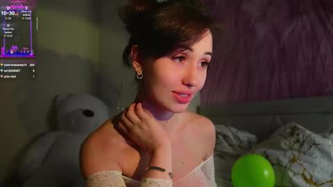 Snapshot of l1tww chatting on November 13, 10:19 pm Malika online show from November 13, 10:19 pm