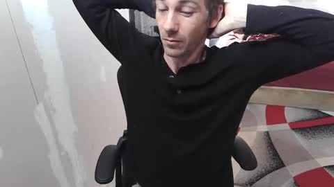 Snapshot of l1v1nth3dr3am chatting on October 17, 10:07 am l1v1nth3dr3am online show from October 17, 10:07 am